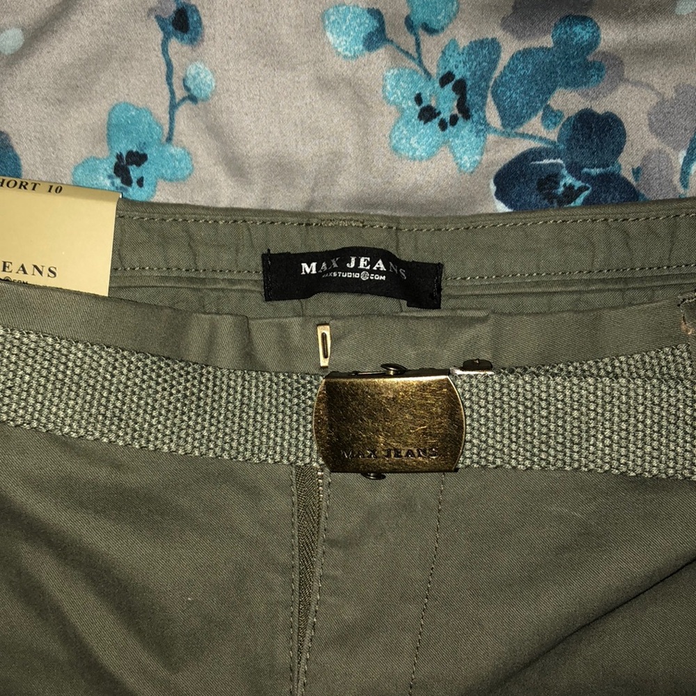 Shorts - Picture 4 of 4